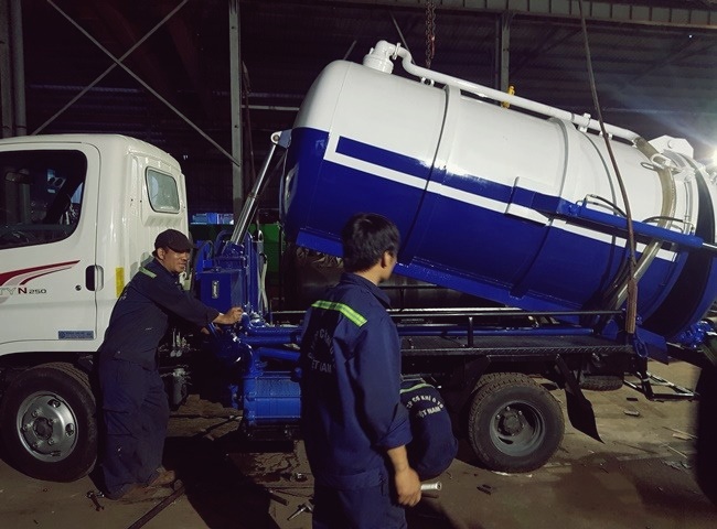 Thợ rút hầm cầu quận 8 kinh nghiệm chọn đơn vị uy tín và chất lượng